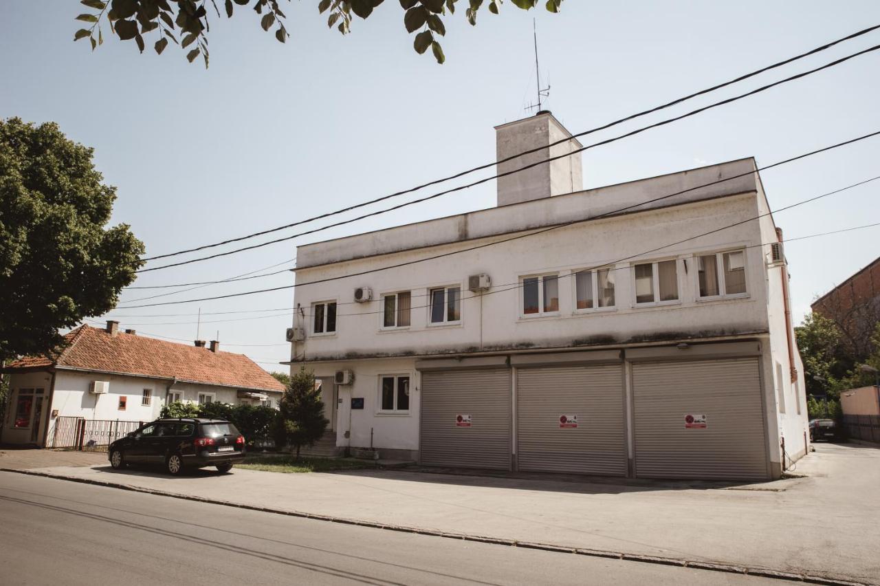 Studio5, Sa Parkingom, Centar Obrenovca Obrenovac  Exterior foto